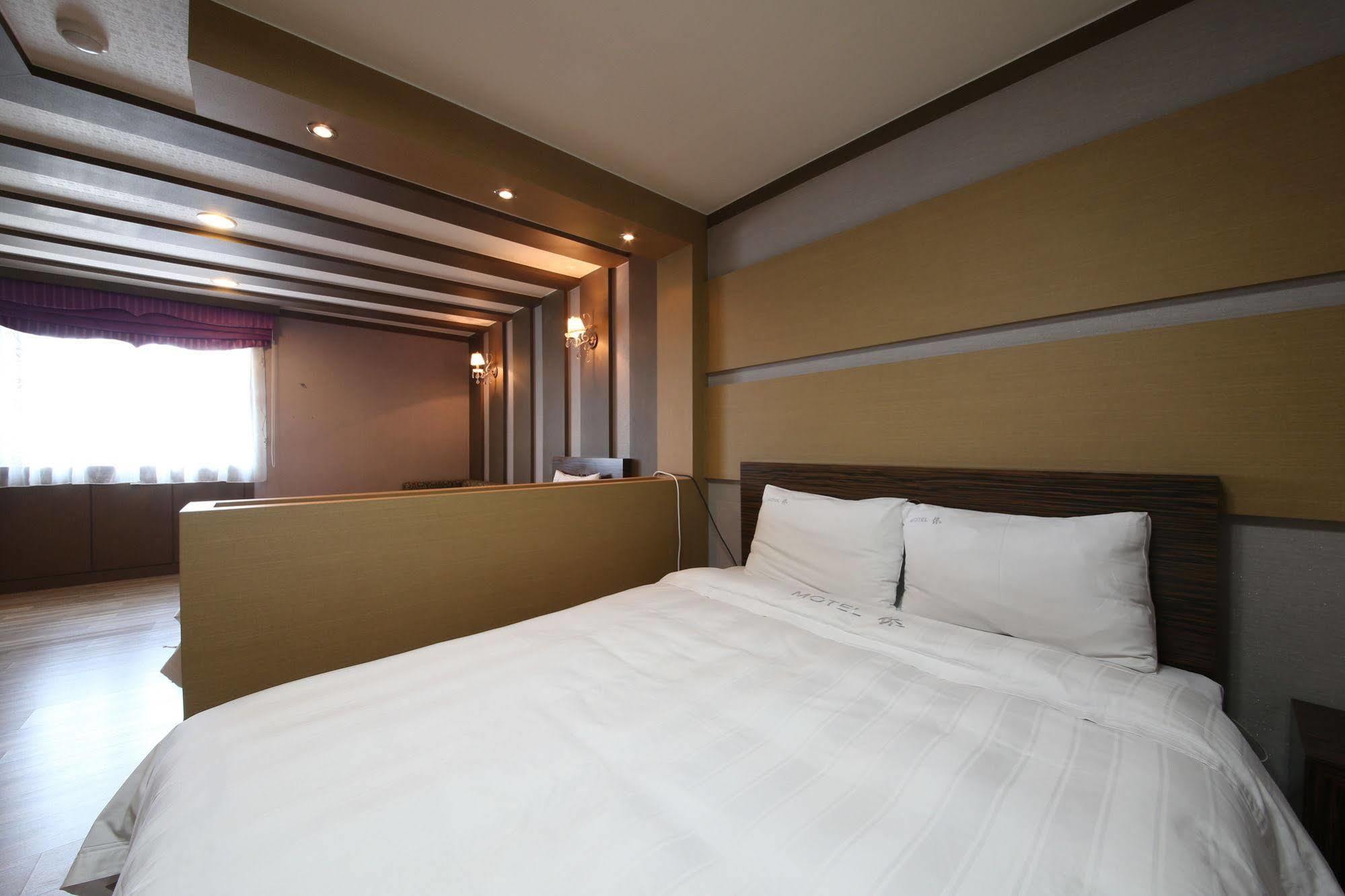 Yes Motel Gunsan Extérieur photo