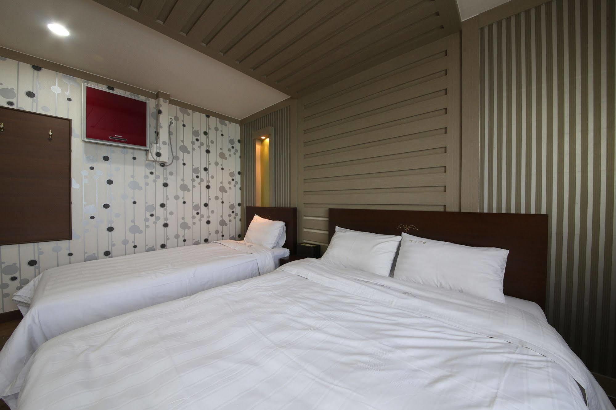 Yes Motel Gunsan Extérieur photo